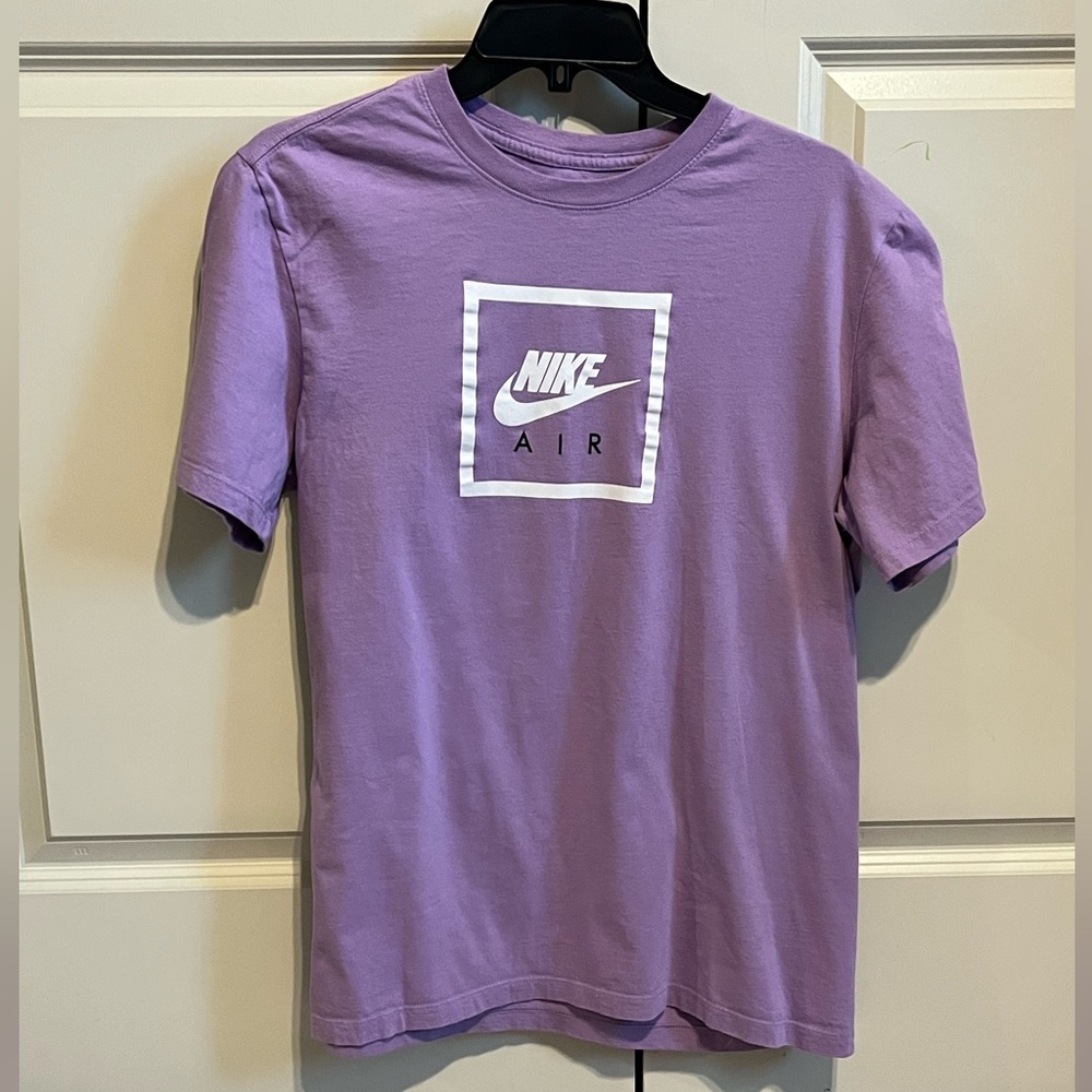 Men’s Nike Medium Short Sleeve Tee w/graphic
